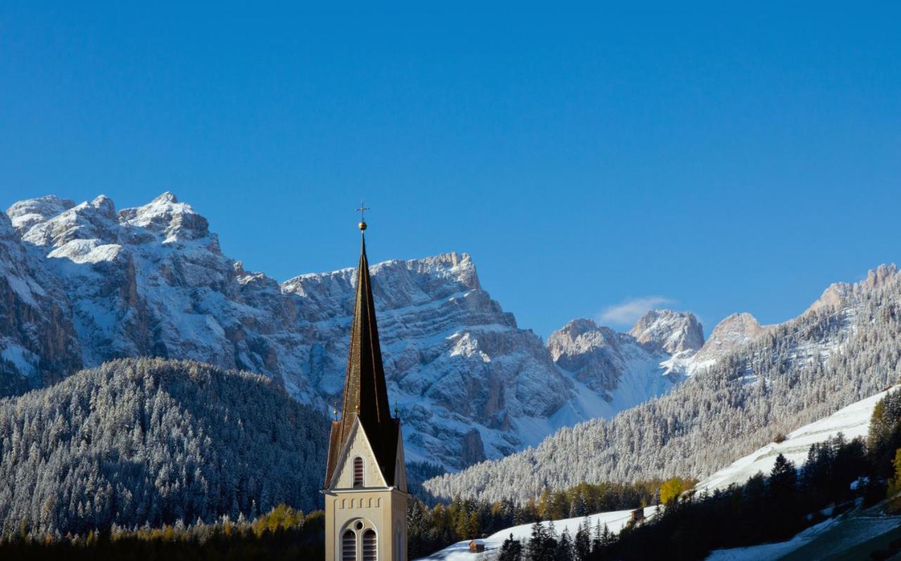 Berghotel Sanvi San Martino in Badia Zewnętrze zdjęcie