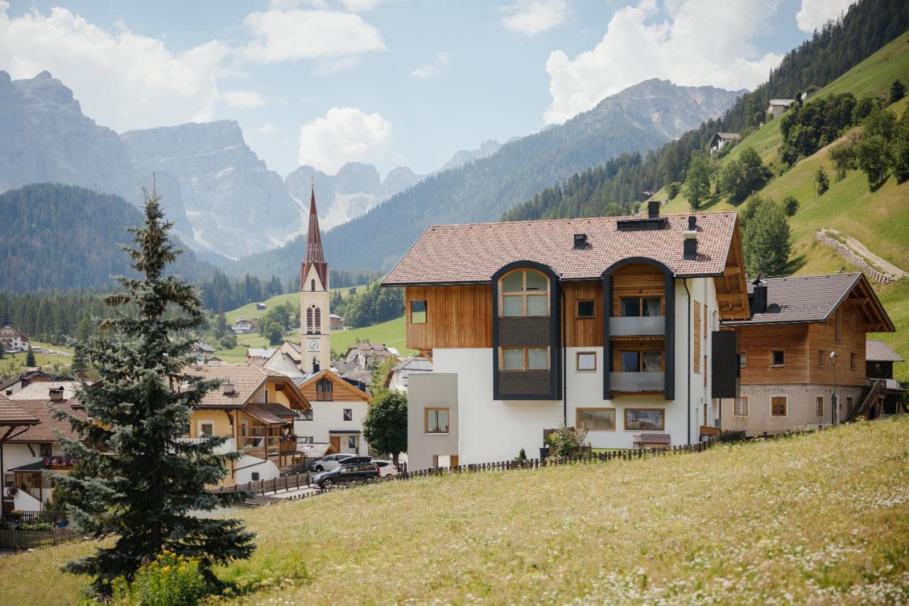 Berghotel Sanvi San Martino in Badia Zewnętrze zdjęcie